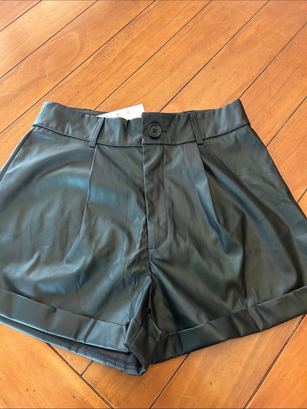 Make Me Chic Black Faux Leather High-Rise Shorts – Women’s Medium NWT
